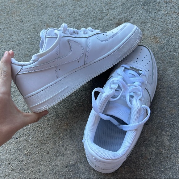 Womens All White Nike Air Force Ones Low Tops - Picture 6 of 8